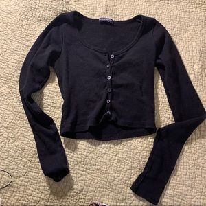 brandy melville long sleeve crop top